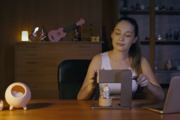 What Effect Do Different Colored Laser Sources Have on Engraving?